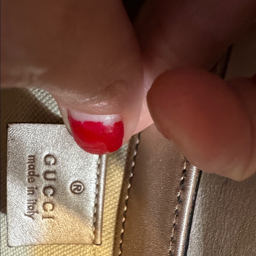 GUCCI  Medium guccissima patent leather 💯💯authentic - Picture 5 of 12